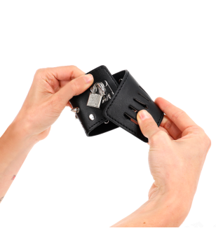 KINK - APPAREILS-POIGNETS PUNK AVEC POINTES 25 X 6 CM